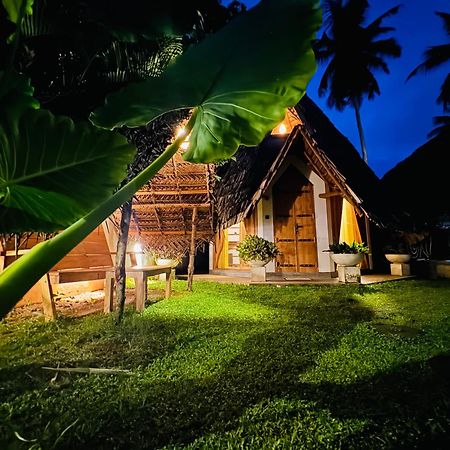 Turtle Wood Cabin Tangalle Exterior foto